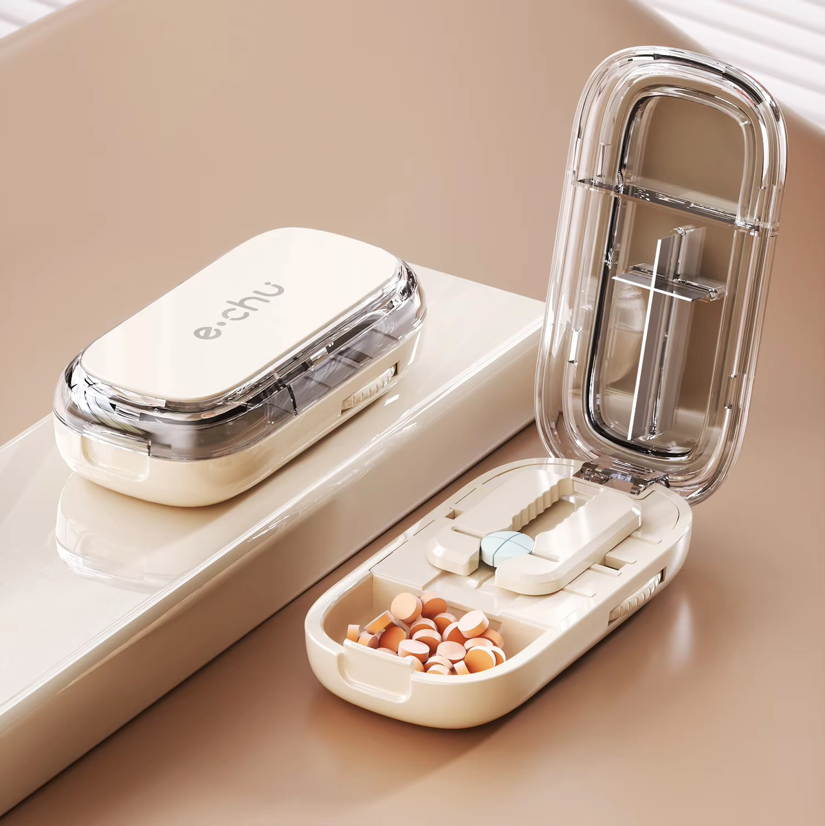4-Section Pill Cutter with Storage | UNTIOR
